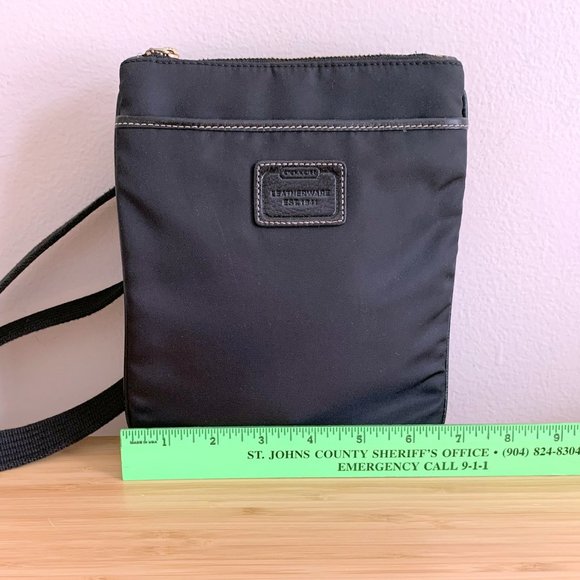 Vintage Small Coach Crossbody Vinyl Bag Turquoise Accents Coach Tag - Picture 4 of 5